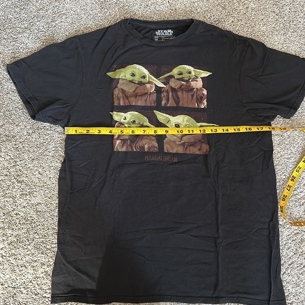 Star Wars the Mandalorian The Child T-shirt M - Picture 4 of 6